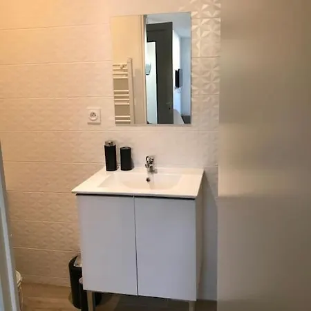 Appartement Studio Magnan Proche De La *